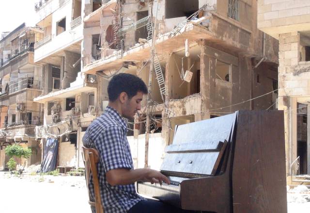Il pianista siriano sotto le bombe e gli altri eroi in nome dell'arte
