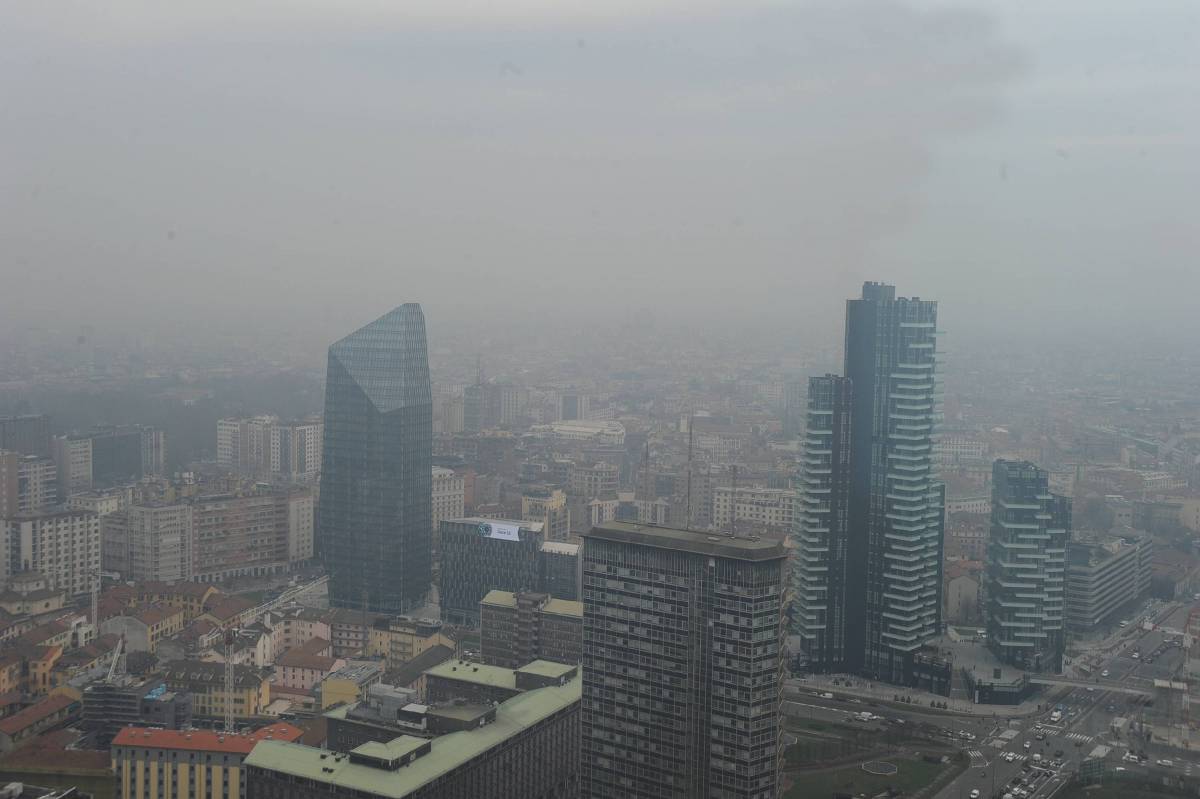 Associazioni e ambientalisti: "Subito un piano anti smog"