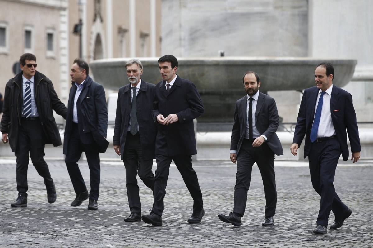 "Niente incontri con Di Maio". Renzi detta la linea e il Pd torna a spaccarsi