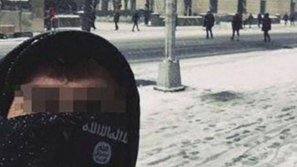 Italiano si fa un selfie a New York e viene "arruolato" dall'Isis