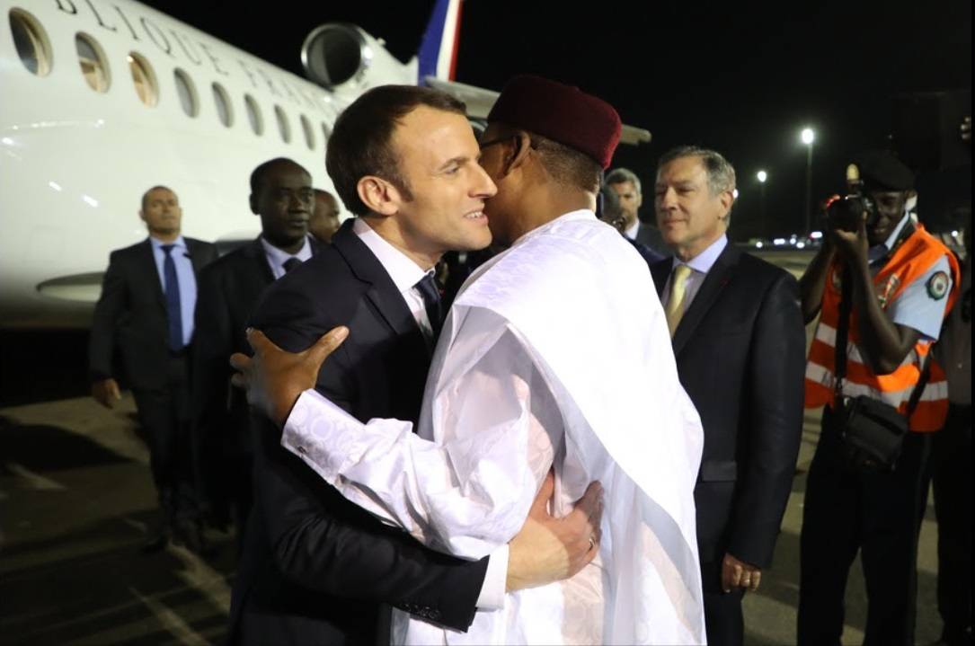 Missioni in Niger e Tunisia, Macron dà scacco all'Italia