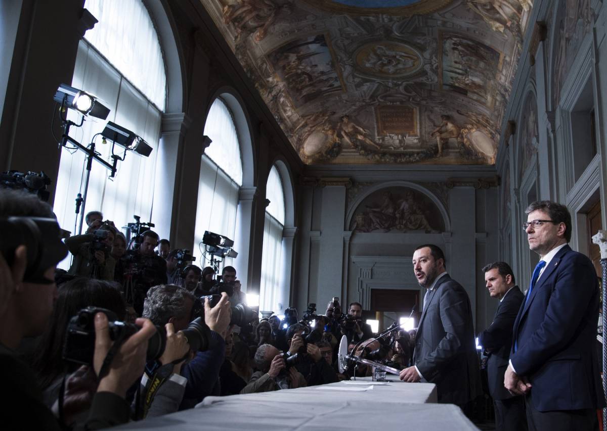 Salvini vuole spezzare l'assedio e minaccia di fare saltare tutto