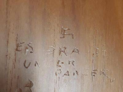 A Montecitorio spunta una scritta nazista nei bagni