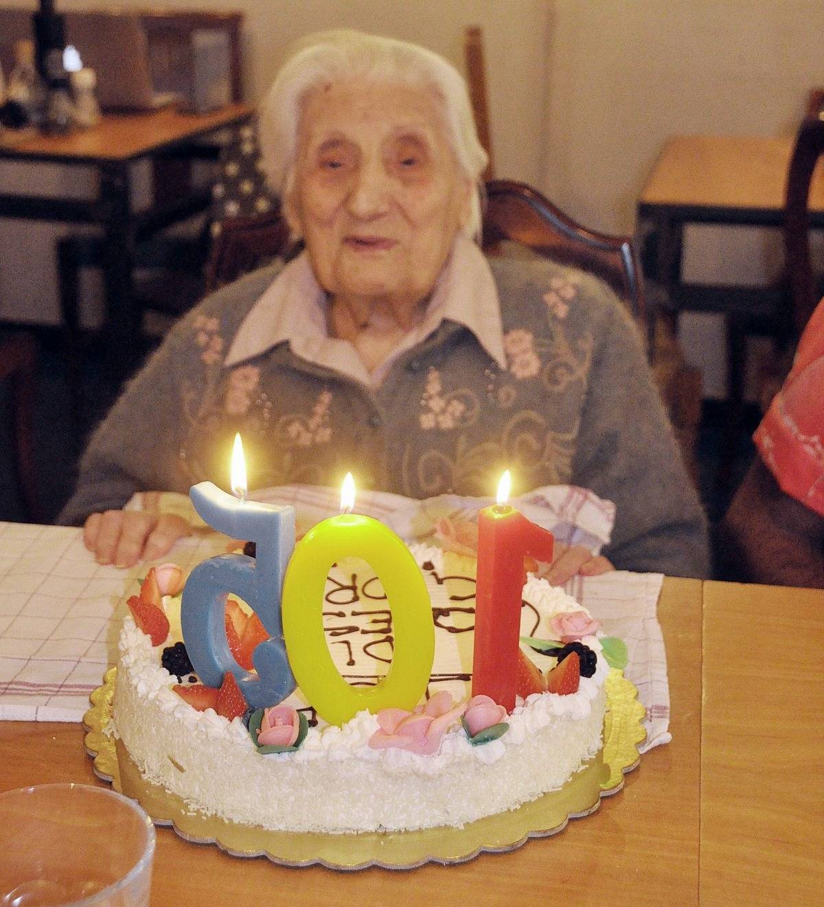 Morta a 105 anni la nonnina social protagonista di un "reality" su Facebook