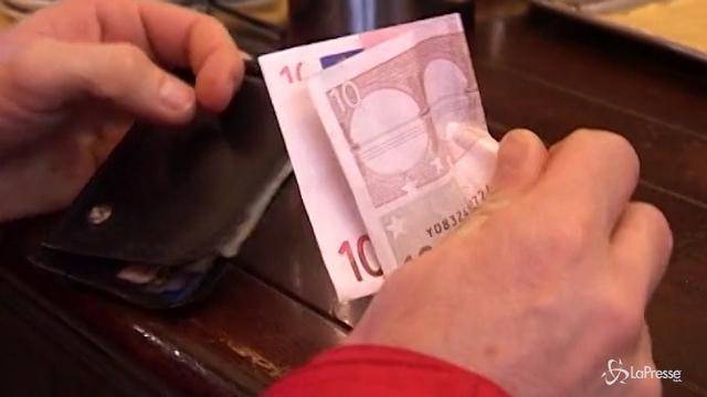 La crisi congela gli stipendi: aumentano di soli 72 euro