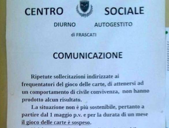 Parolacce e bestemmie a briscola: al centro anziani sospendono il gioco