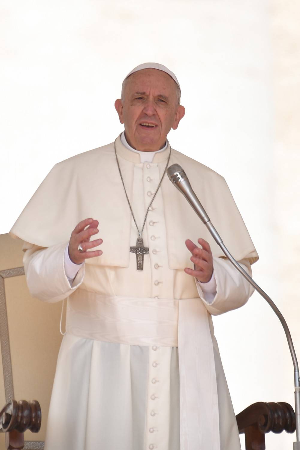 Papa Francesco e la morte di Alfie: "Sono profondamente toccato"