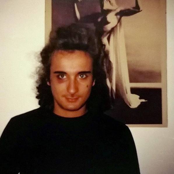 Luxuria e la foto coi lividi di quando aveva vent'anni "Mi picchiarono in metro"