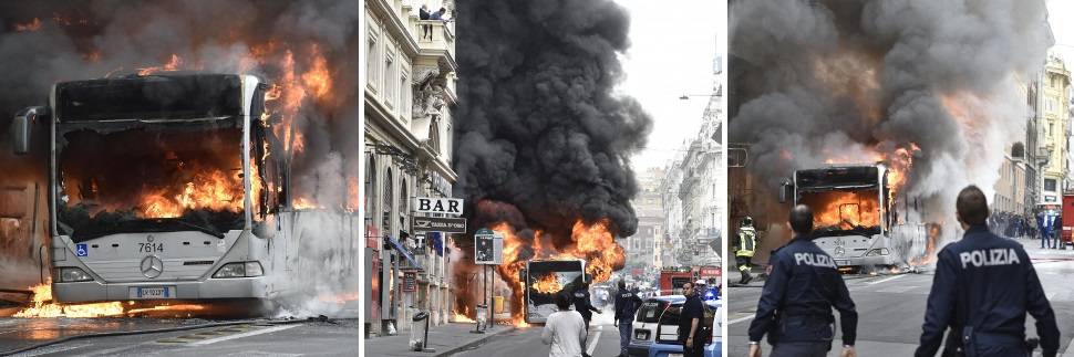 Un ferito nel rogo di un autobus Atac in pieno centro a Roma