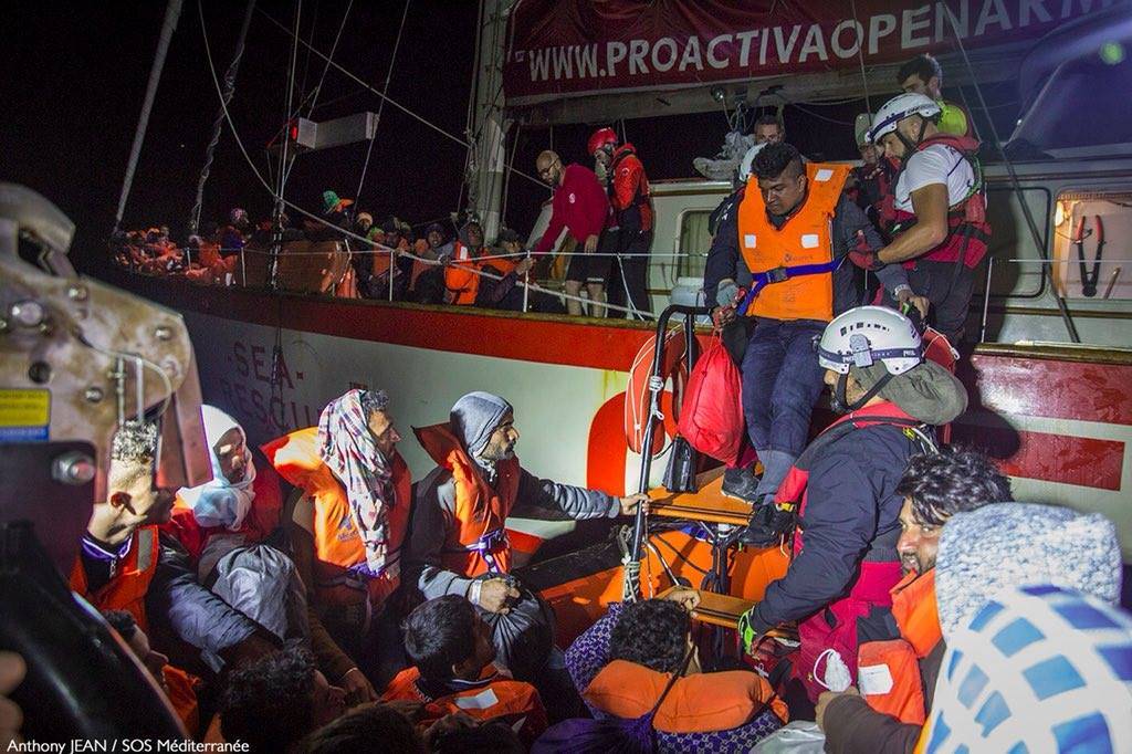 I migranti salvati dall'Ong sbarcheranno in Italia