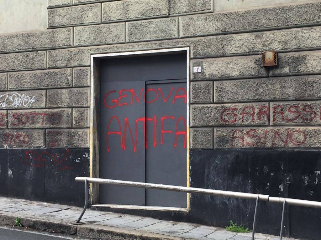 Genova, imbrattarono la sede di Lealtà e Azione: denunciati 4 antifascisti