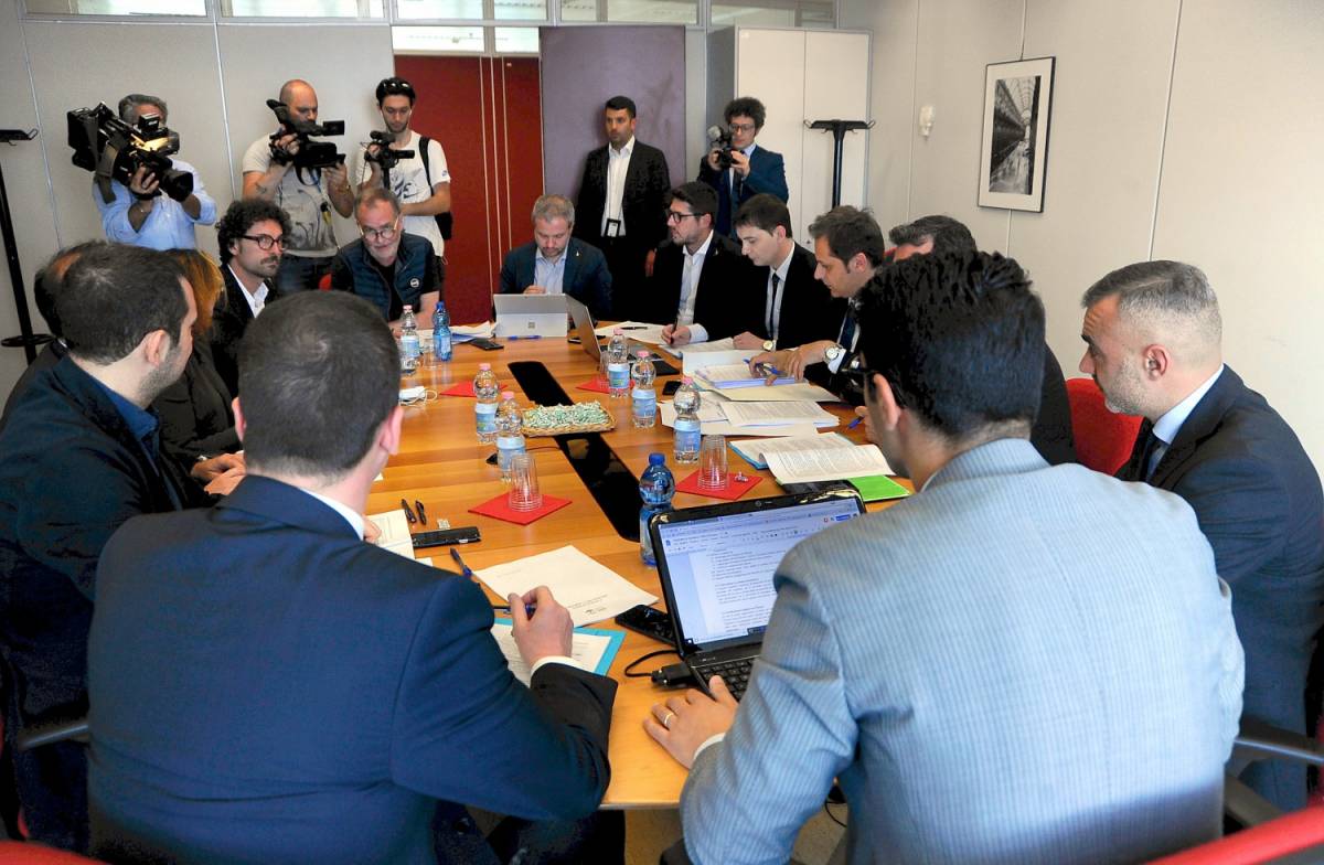 Riparte il tavolo M5S-Lega. Salvini twitta: "Ci vuole anche fortuna"