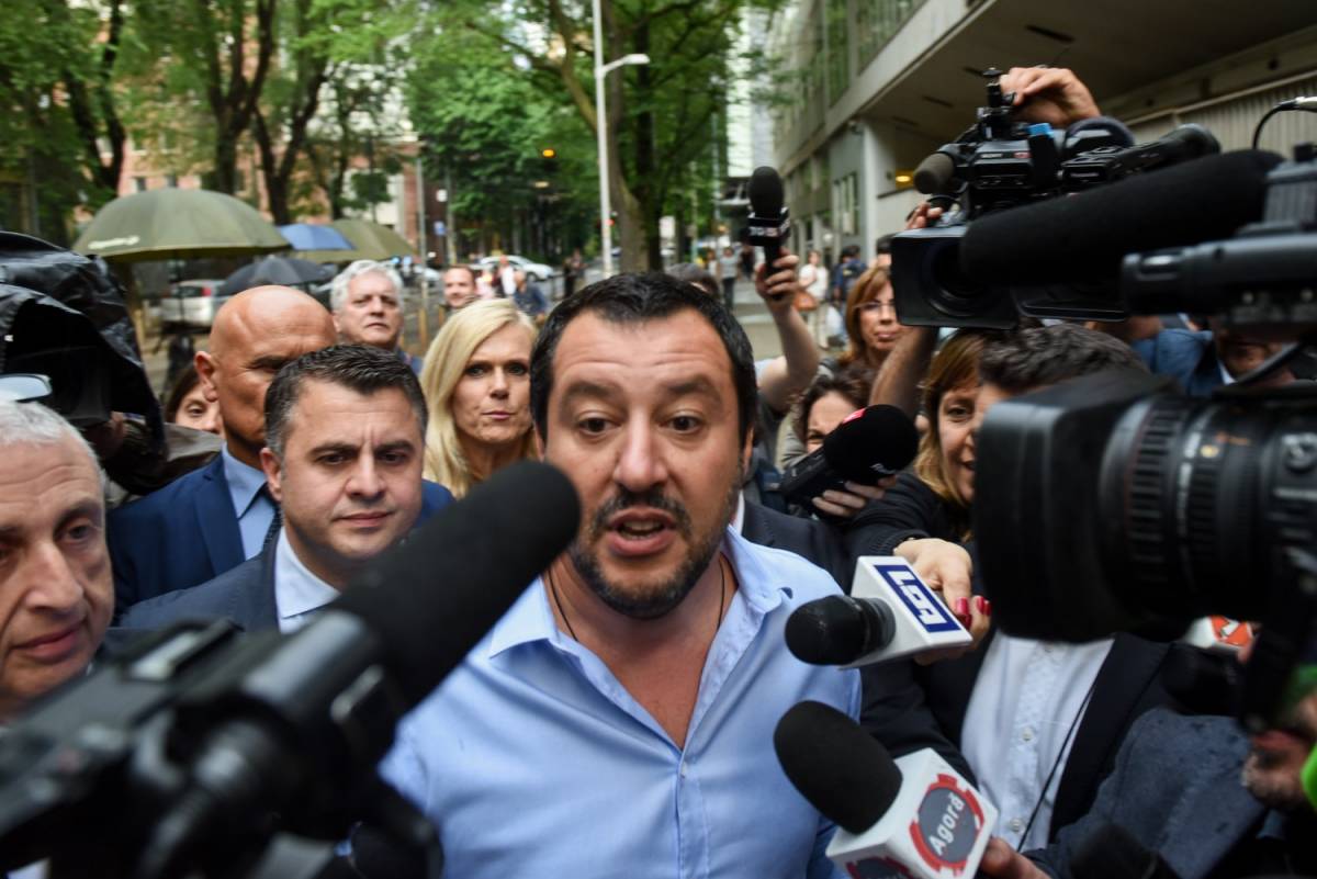 Salvini attacca l'Europa: "Meglio essere barbari che servi senza dignità"