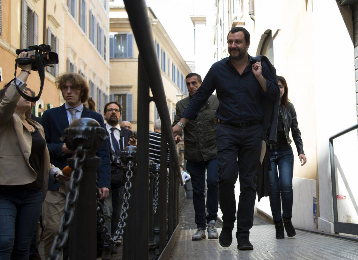 Oggi Lega e M5s al Quirinale. Salvini: "Di Maio premier? No"