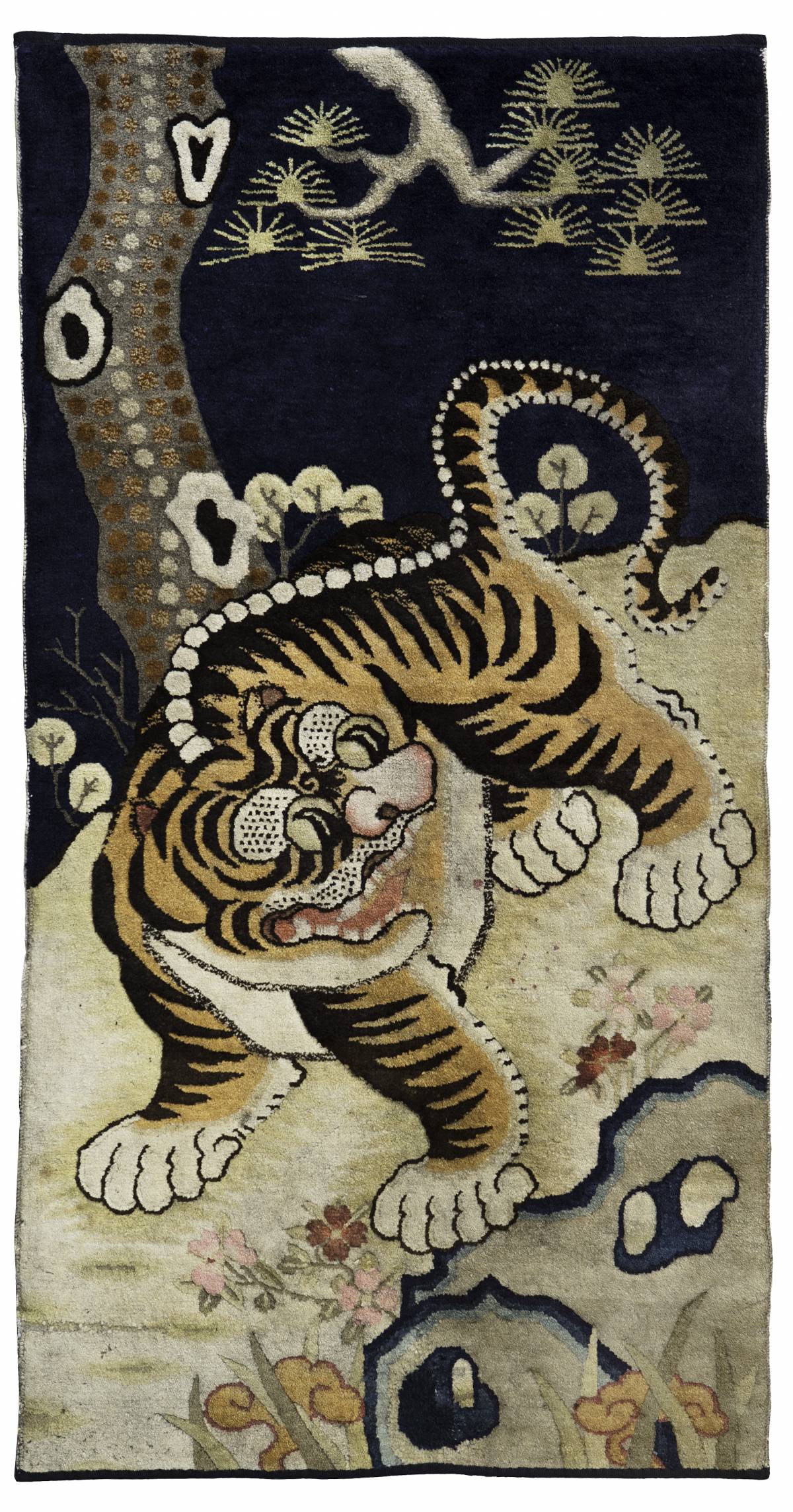 Oggetti e manti di "Tiger" alla David Sorgato Gallery