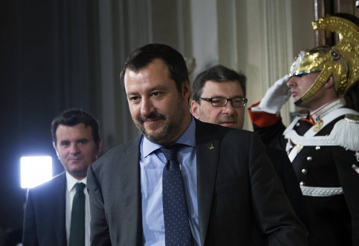 Matteo Salvini: "Se Berlusconi dà la fiducia a Cottarelli salta il centrodestra"