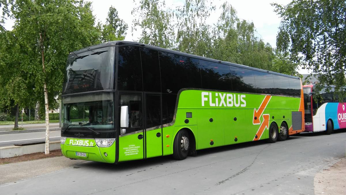 Madre partorisce su Flixbus: per la bimba biglietti gratis fino a 18 anni