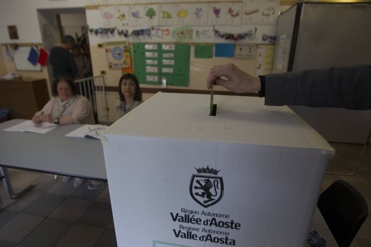 La Valle d'Aosta al voto,alle 19 affluenza al 52,03%