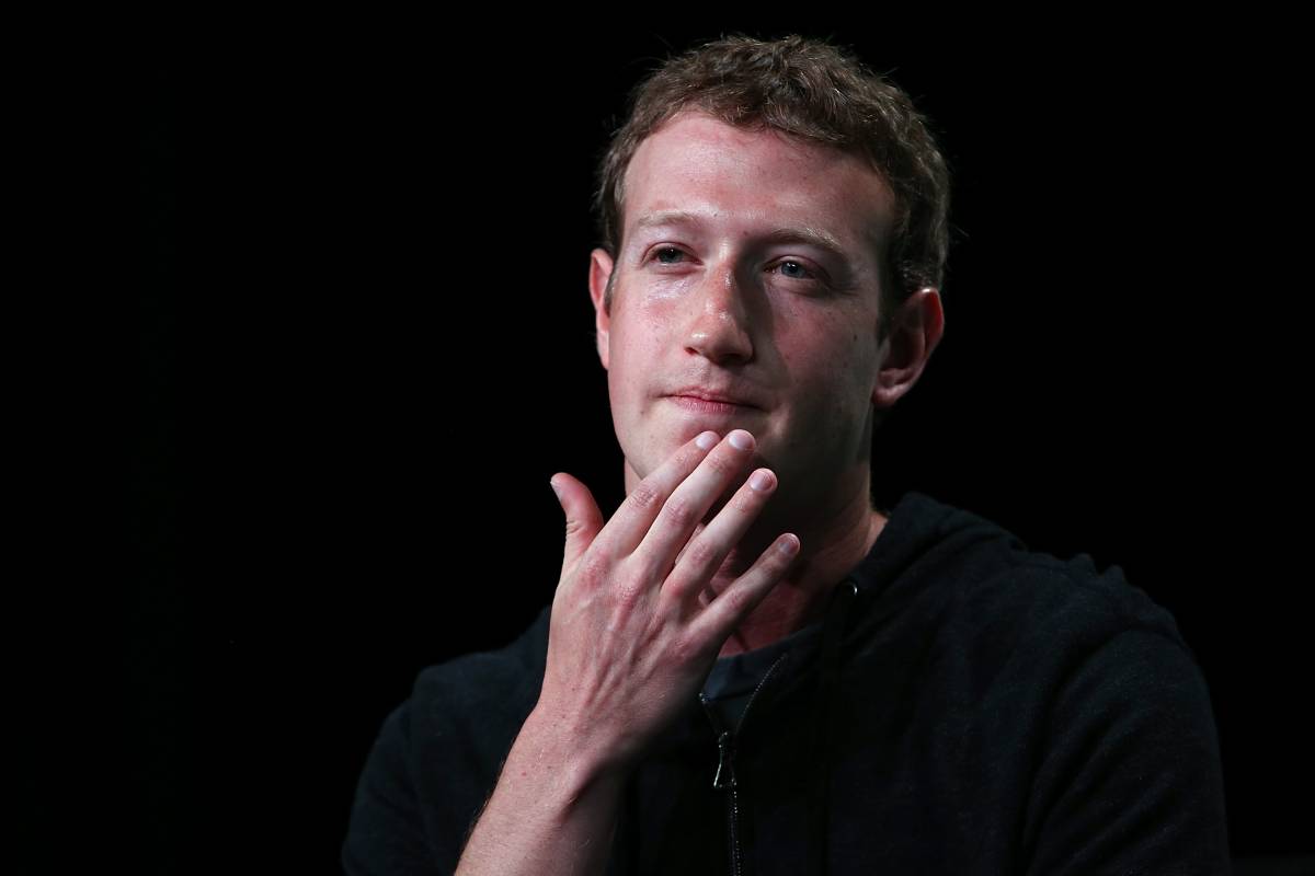 Al Parlamento europeo Zuckerberg si scusa per Cambridge Analytica