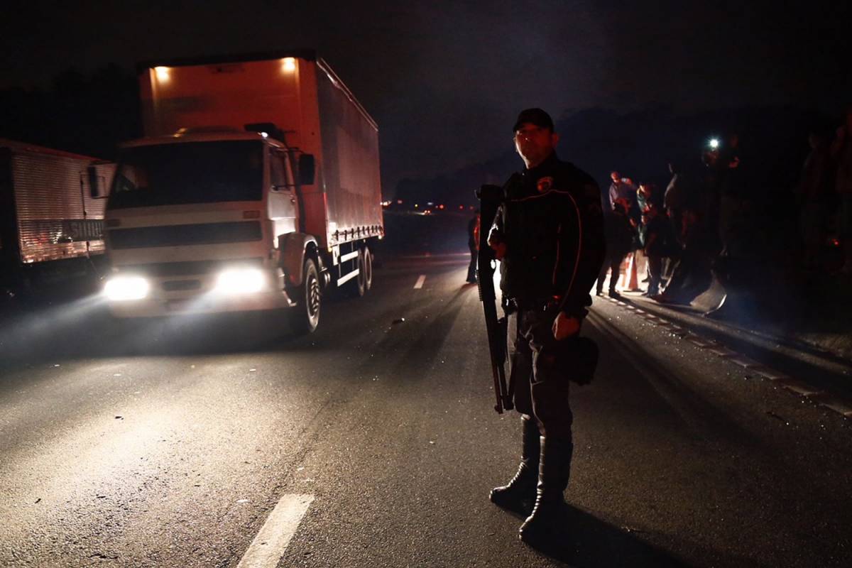 Brasile bloccato dai camionisti. Temer cede ma non serve