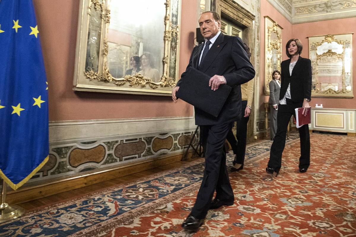 Berlusconi fiuta l'aria e sente la crisi dei gialloverdi