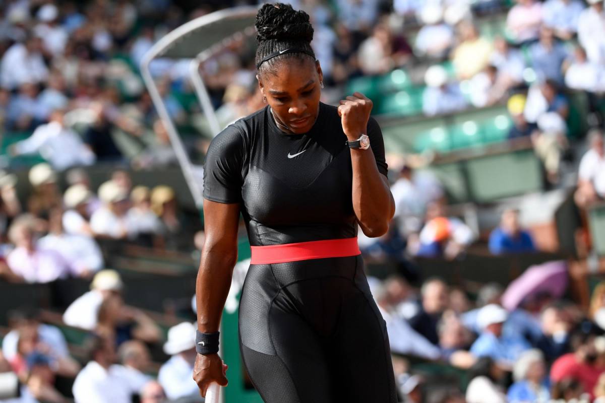 Serena Williams torna e vince con un costume da Black Panther