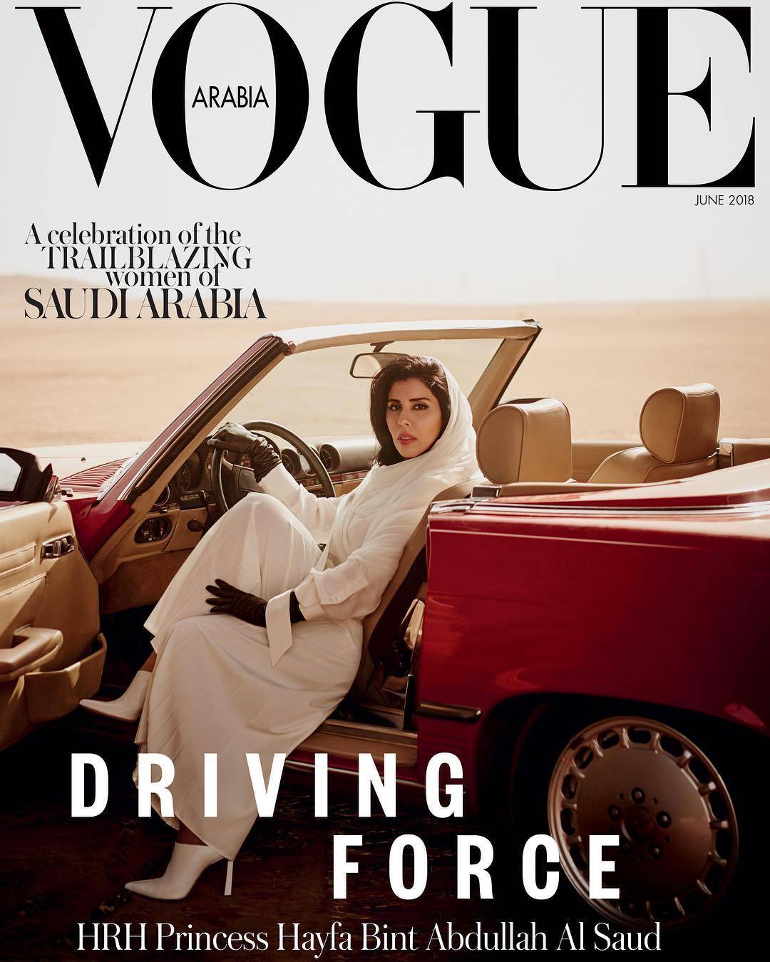 La copertina del numero di Vogue Arabia - Twitter/Vogue Arabia