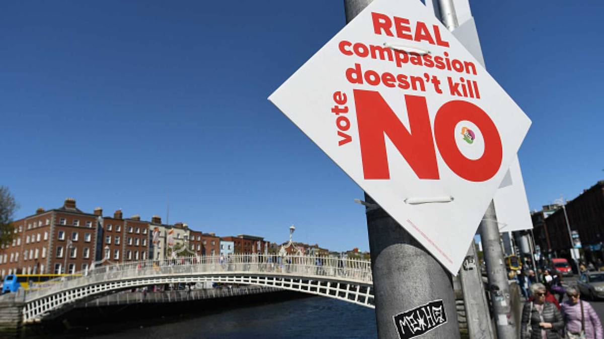 Il vescovo irlandese Cullinan: "Si confessi chi ha votato sì all'aborto"