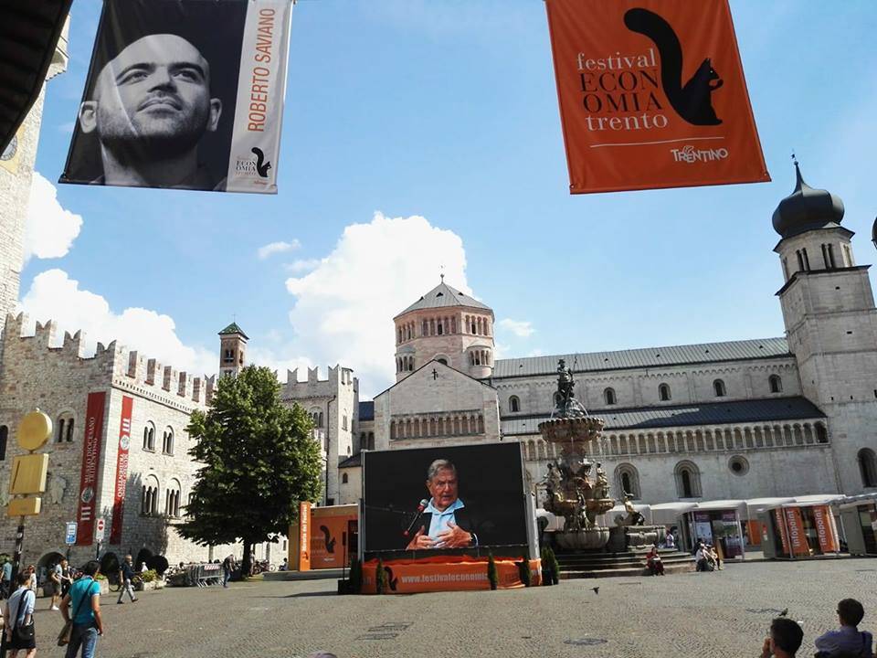 Soros parla a Trento, ma la piazza della città è vuota