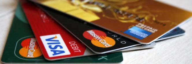 Antitrust: balzelli vietati a chi paga con la carta di credito