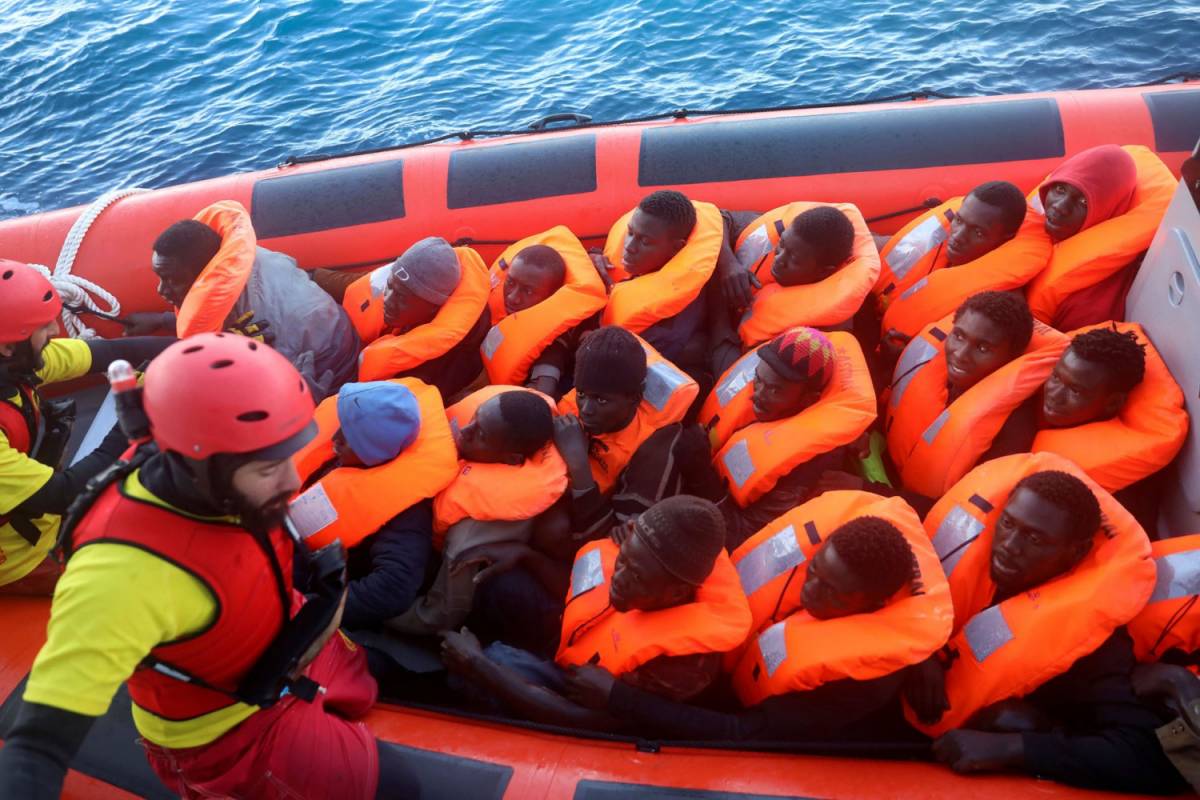 In due giorni salvati 1000 migranti: inviate tre motovedette di Lampedusa