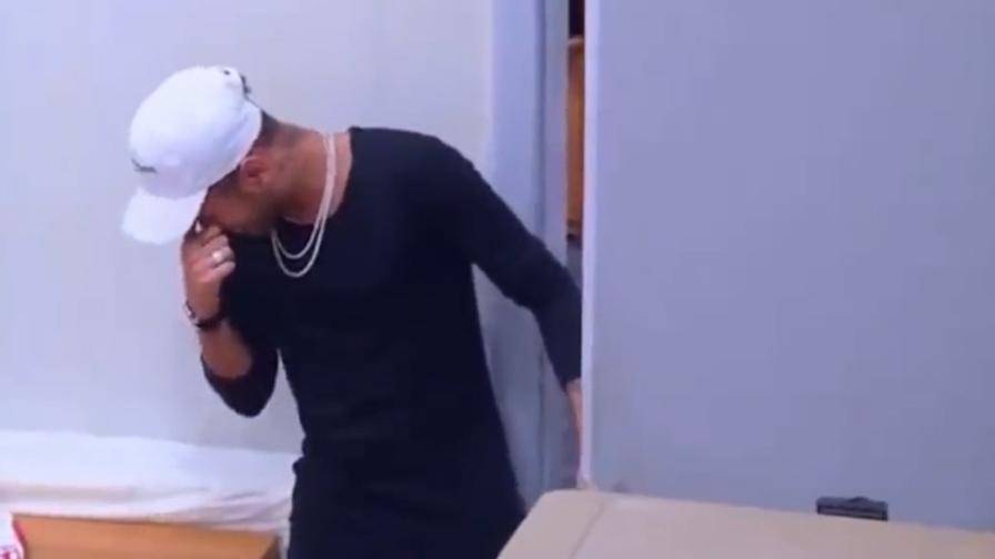 Neymar rivede la sua stanza da bambino e piange a dirotto