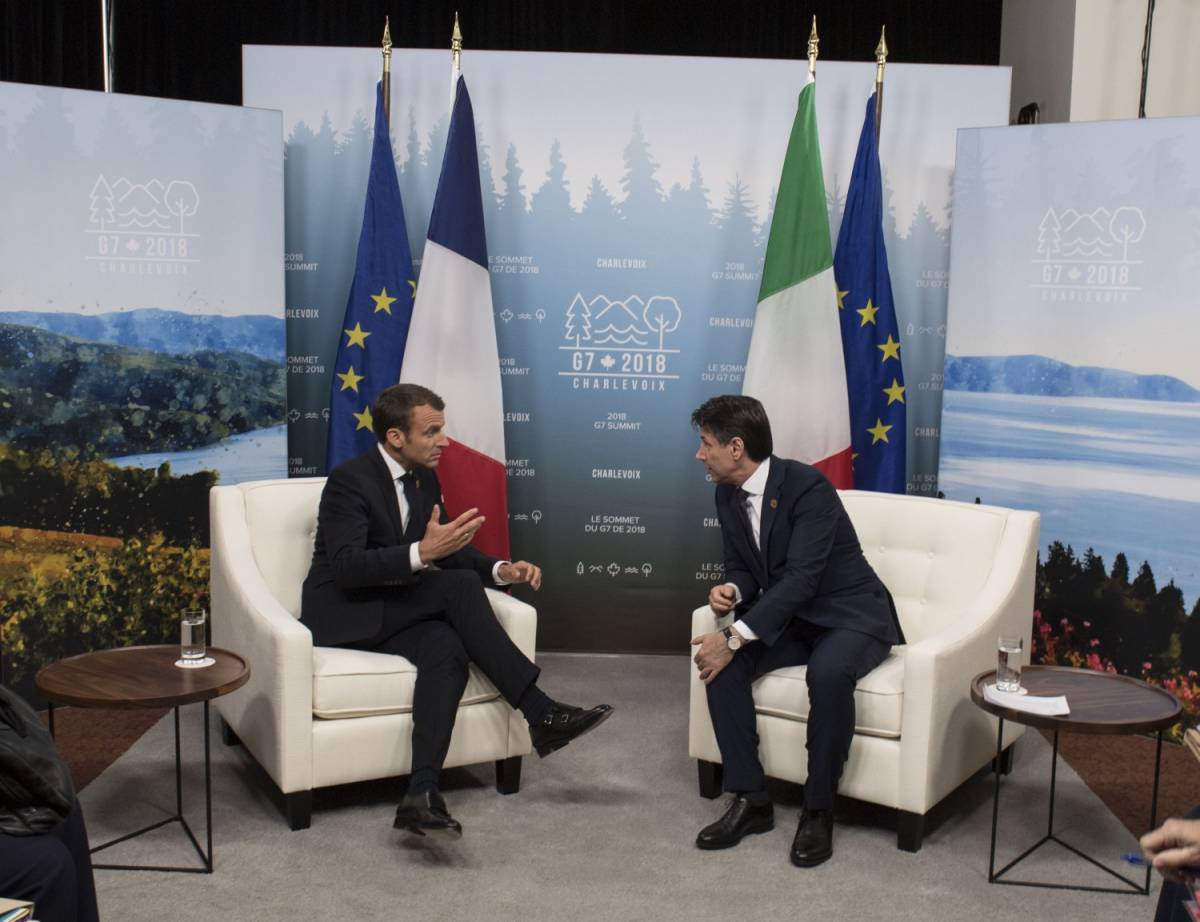 Migranti, disgelo tra Italia e Francia: Macron telefona, Conte andrà a Parigi