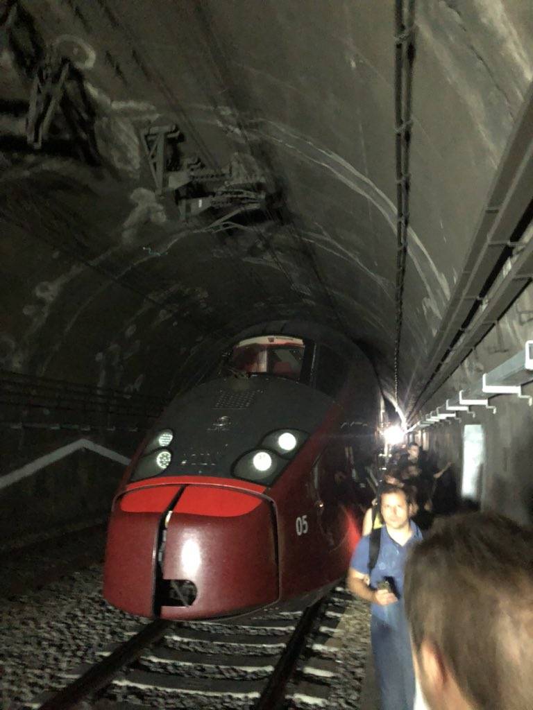 Quattro ore fermi in galleria: l'odissea dei passeggeri sul treno Italo