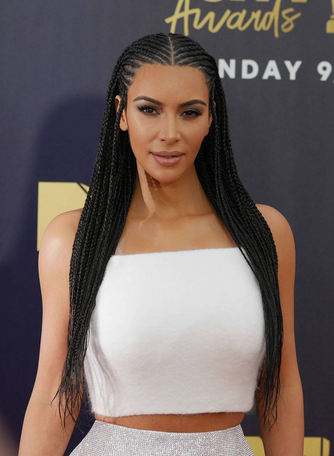 Kim Kardashian, polemica razziale per le trecce: "Ci insulta"