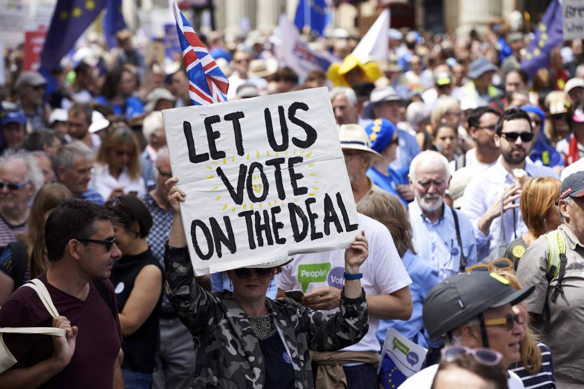 Brexit, nelle strade di Londra sfila il Paese pro-Europa: «Adesso un altro referendum»