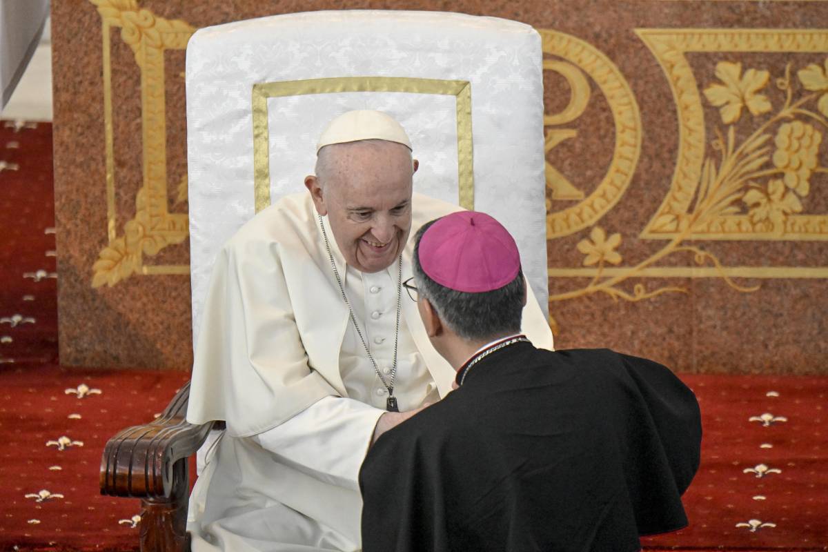 "Predica un Vangelo diverso". E il vescovo corregge il Papa