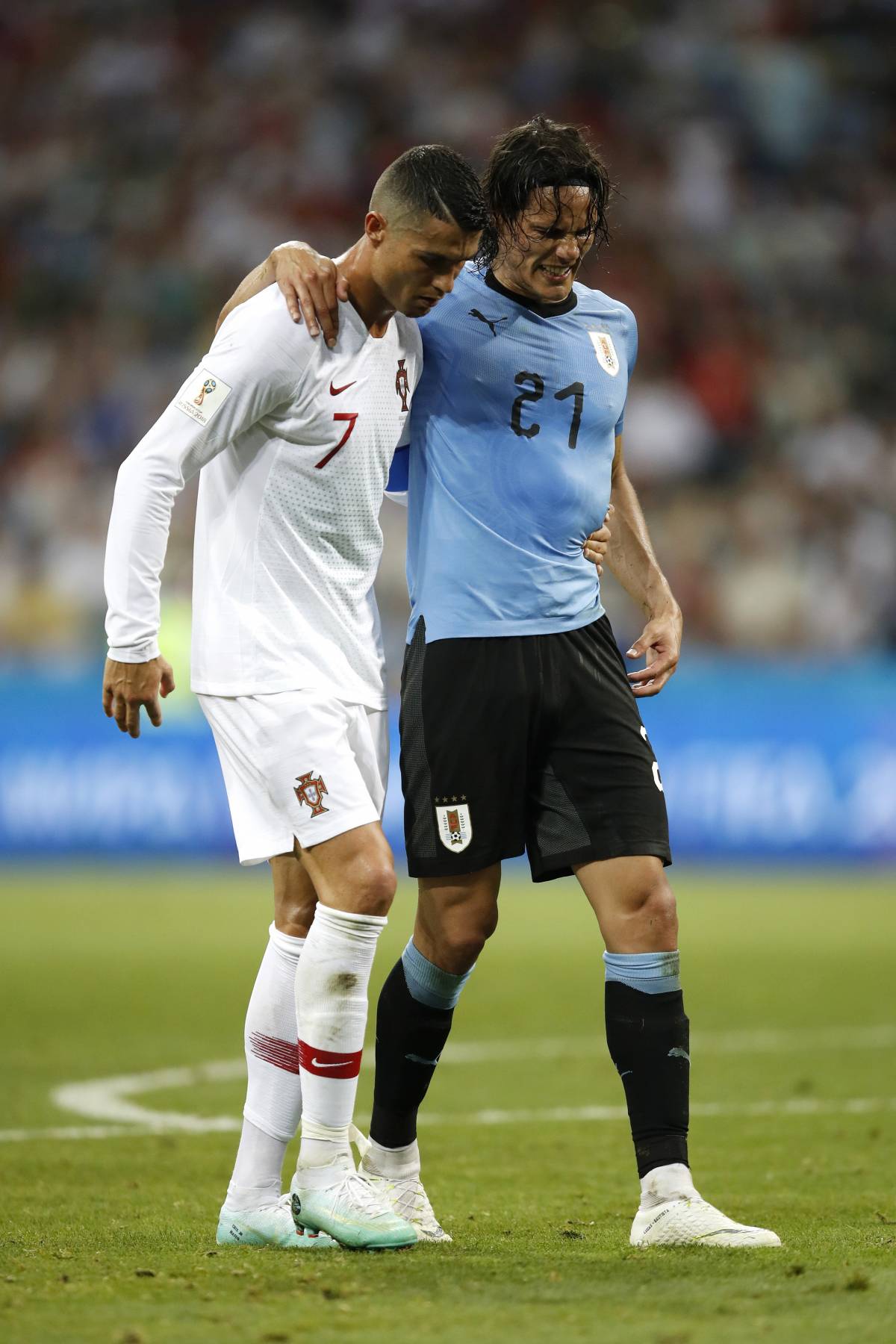Saluta anche Ronaldo. Cavani vero matador. L'Uruguay fa sul serio