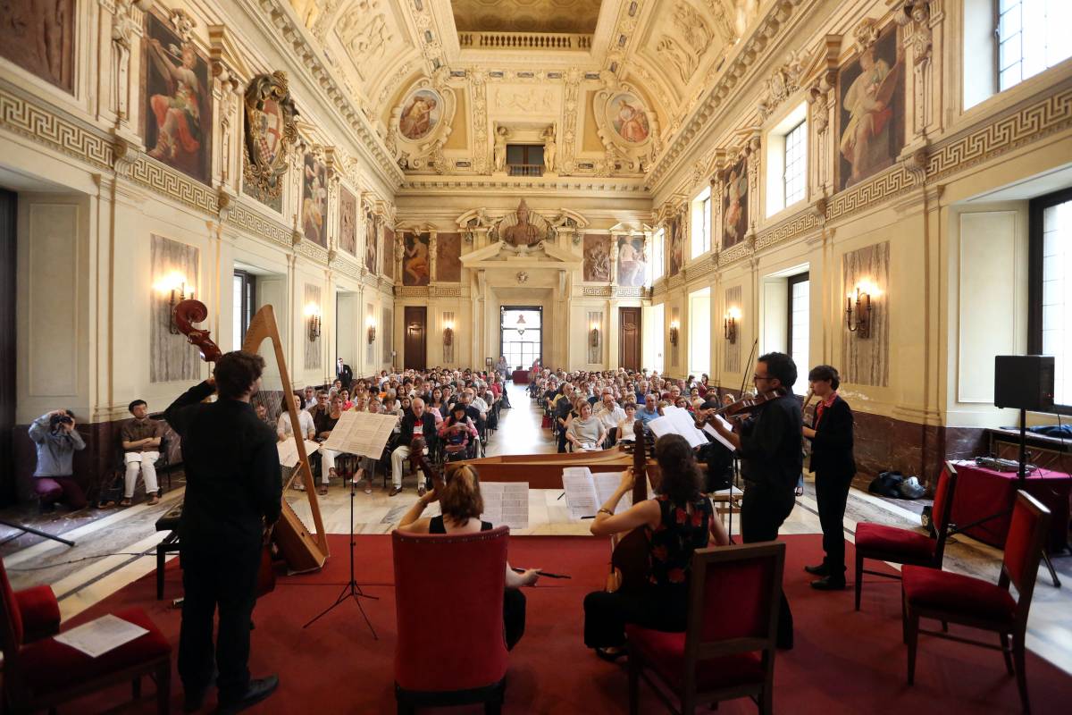 Viaggio musicale in estremo Oriente. Palazzo Marino apre il suo «salotto»