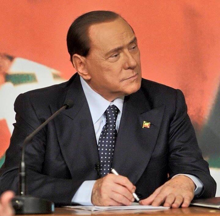 Berlusconi apre il conclave per il rilancio di Forza Italia