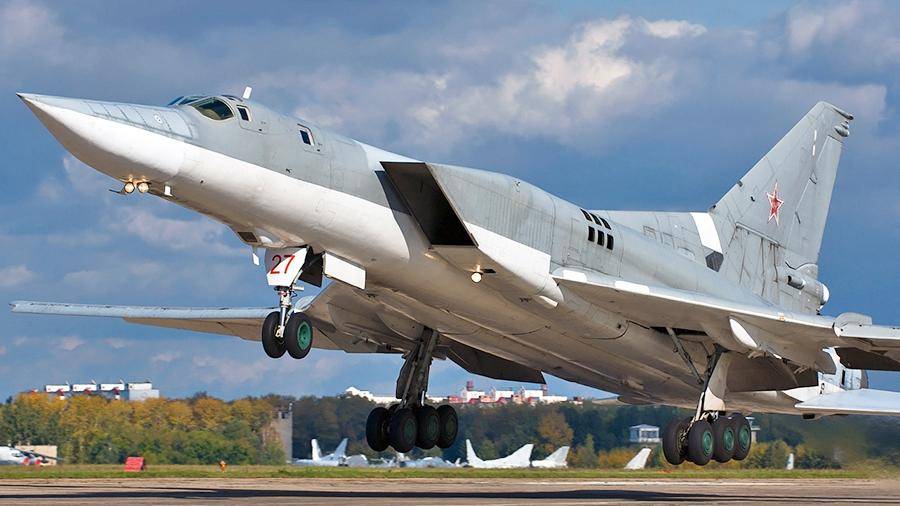 Russia, missili ipersonici Kinzhal sui bombardieri strategici Tu-22M3