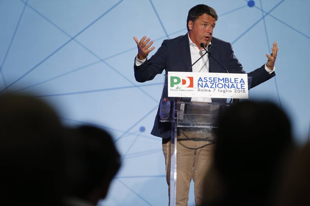 Di Maio contro Renzi: "Ha venduto i porti". E lui: "Bugiardo o ignorante"