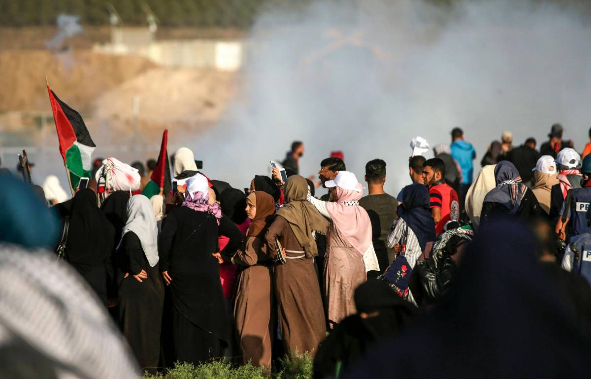 Israele chiude il valico di Gaza: "Troppi attacchi incendiari"
