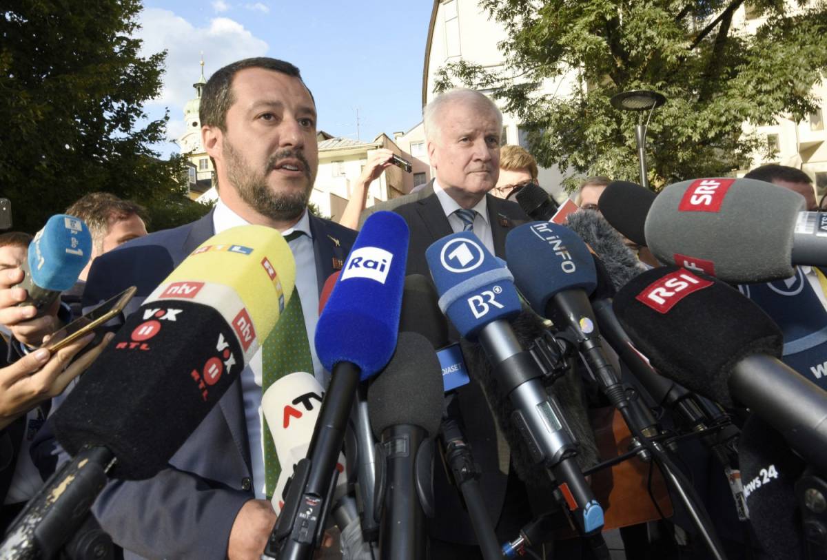 Il ciclone Salvini a Innsbruck: "Soldi all'Africa, meno sbarchi"