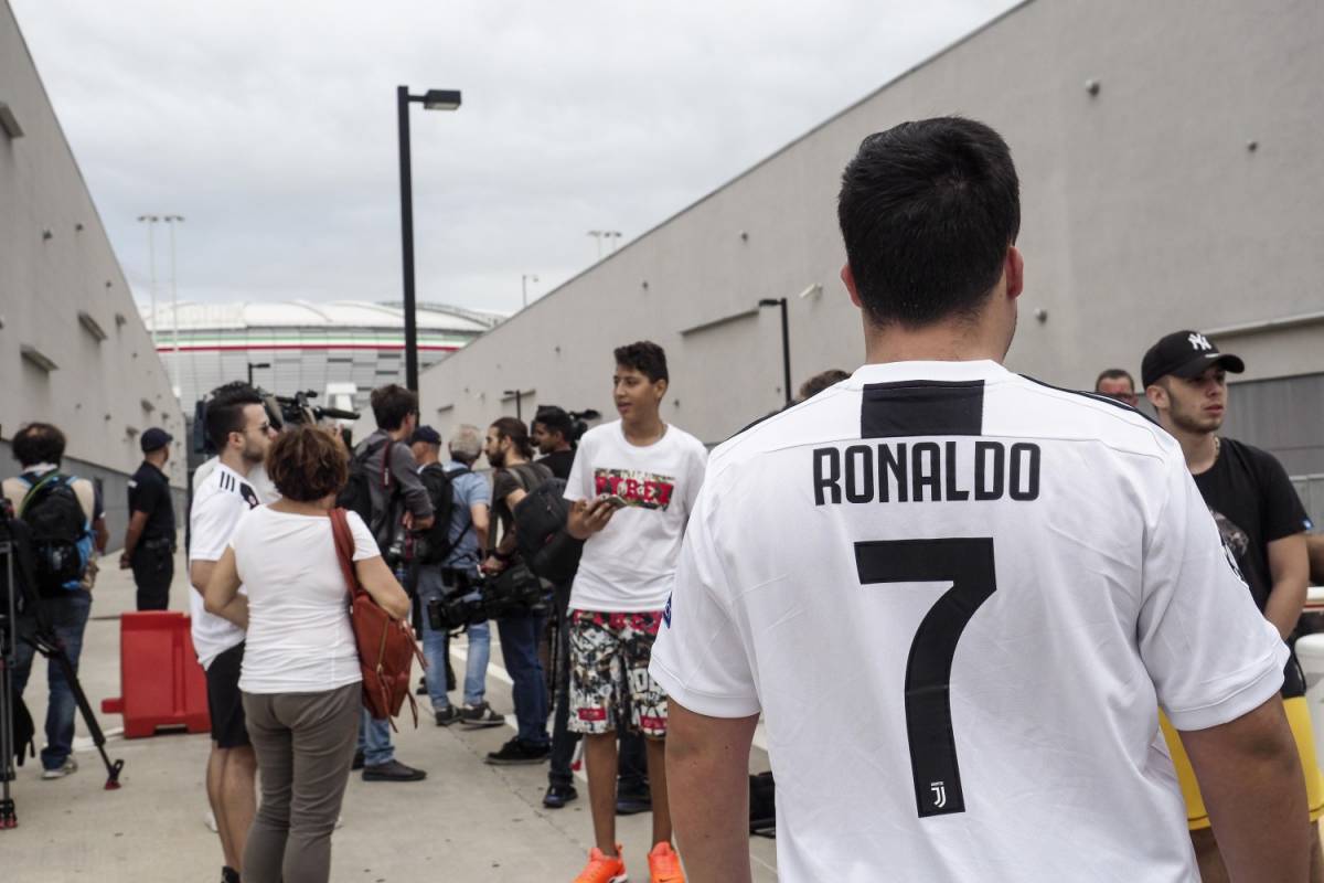 Madrid ha già dimenticato CR7: la sua maglia del Real diventa della Juve