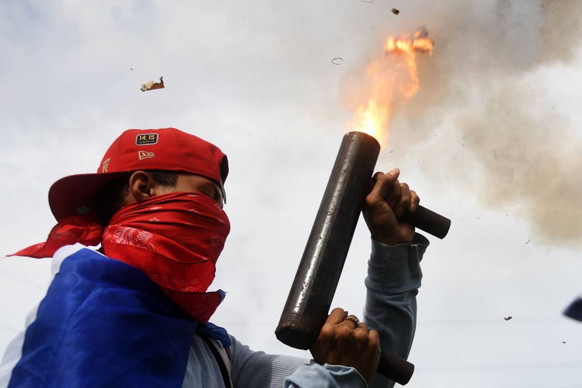 In Nicaragua si ricorre agli esorcismi per cacciare Daniel Ortega
