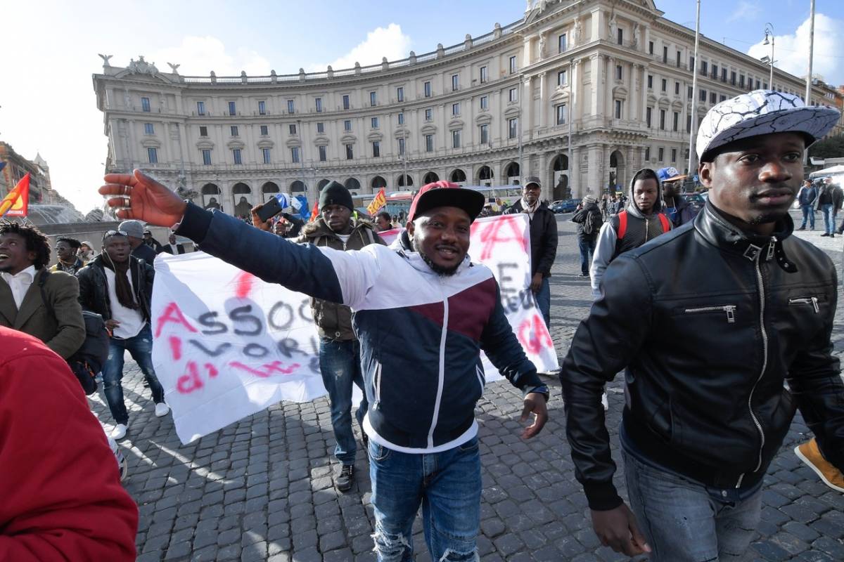 Cagliari, in 100 per i migranti e raccolta firme Welcoming Europe