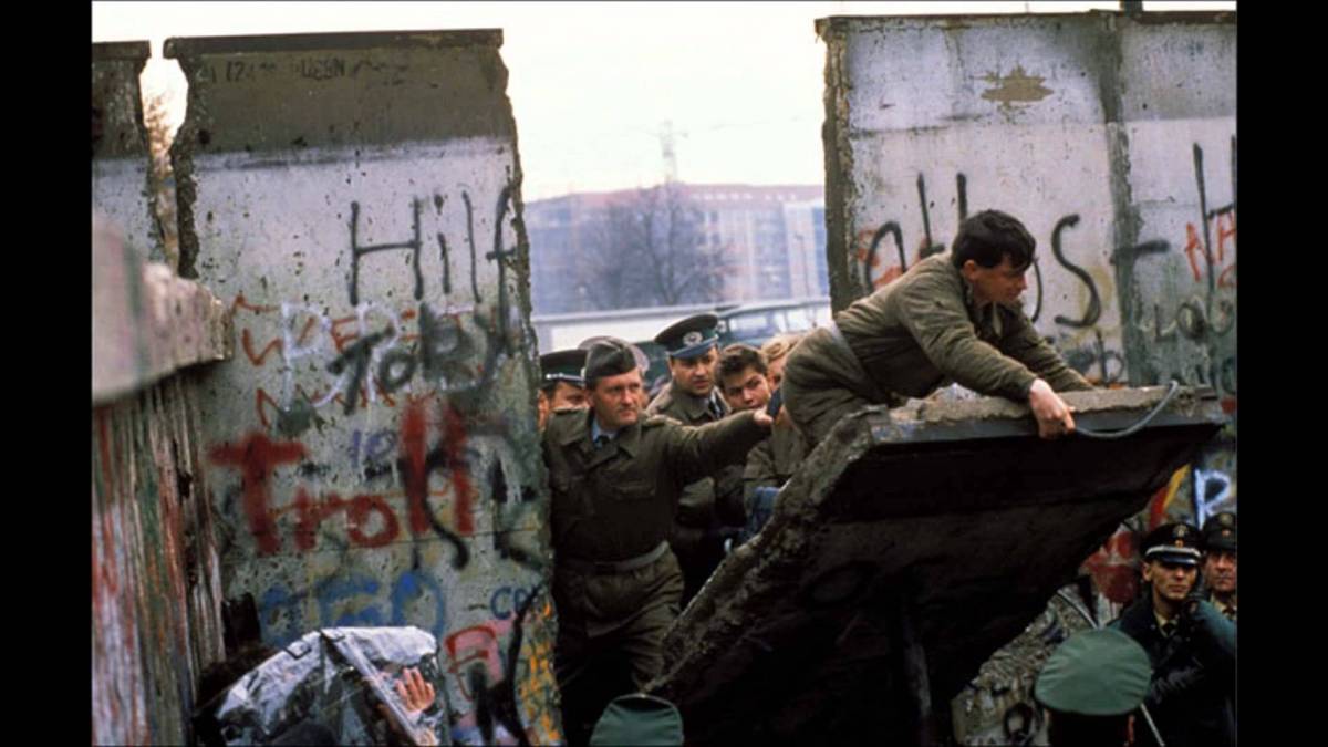 Sotto le macerie del Muro Un viaggio a ritroso nei segreti della Stasi