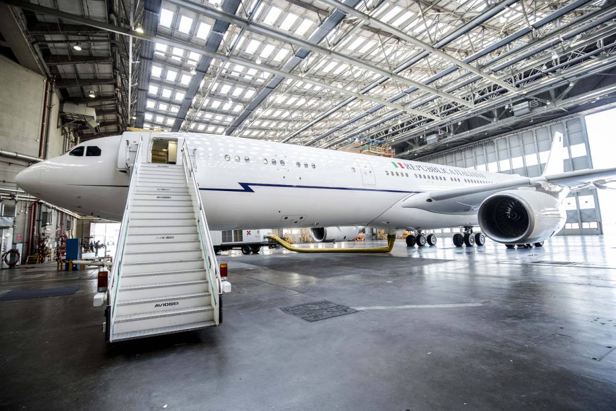 L'Air Force One di Renzi è costato 26 volte in più del suo valore