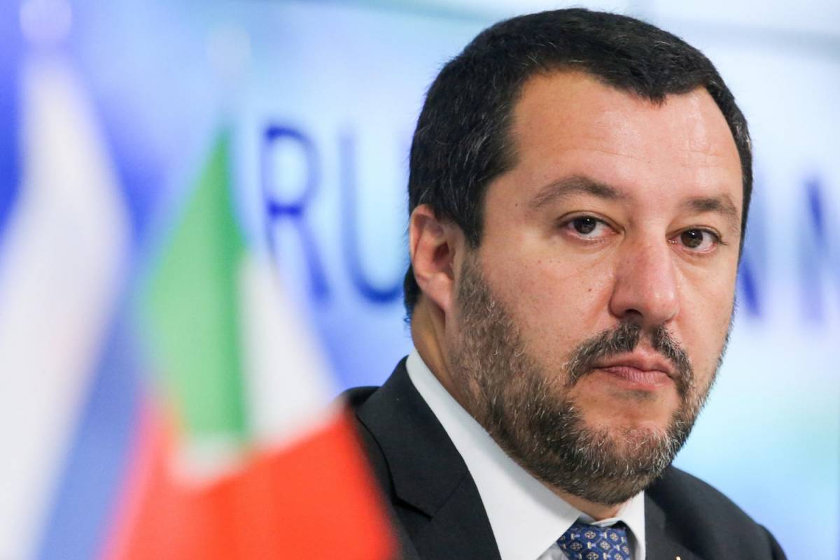 Con Salvini al Viminale sbarcati 30mila migranti in meno